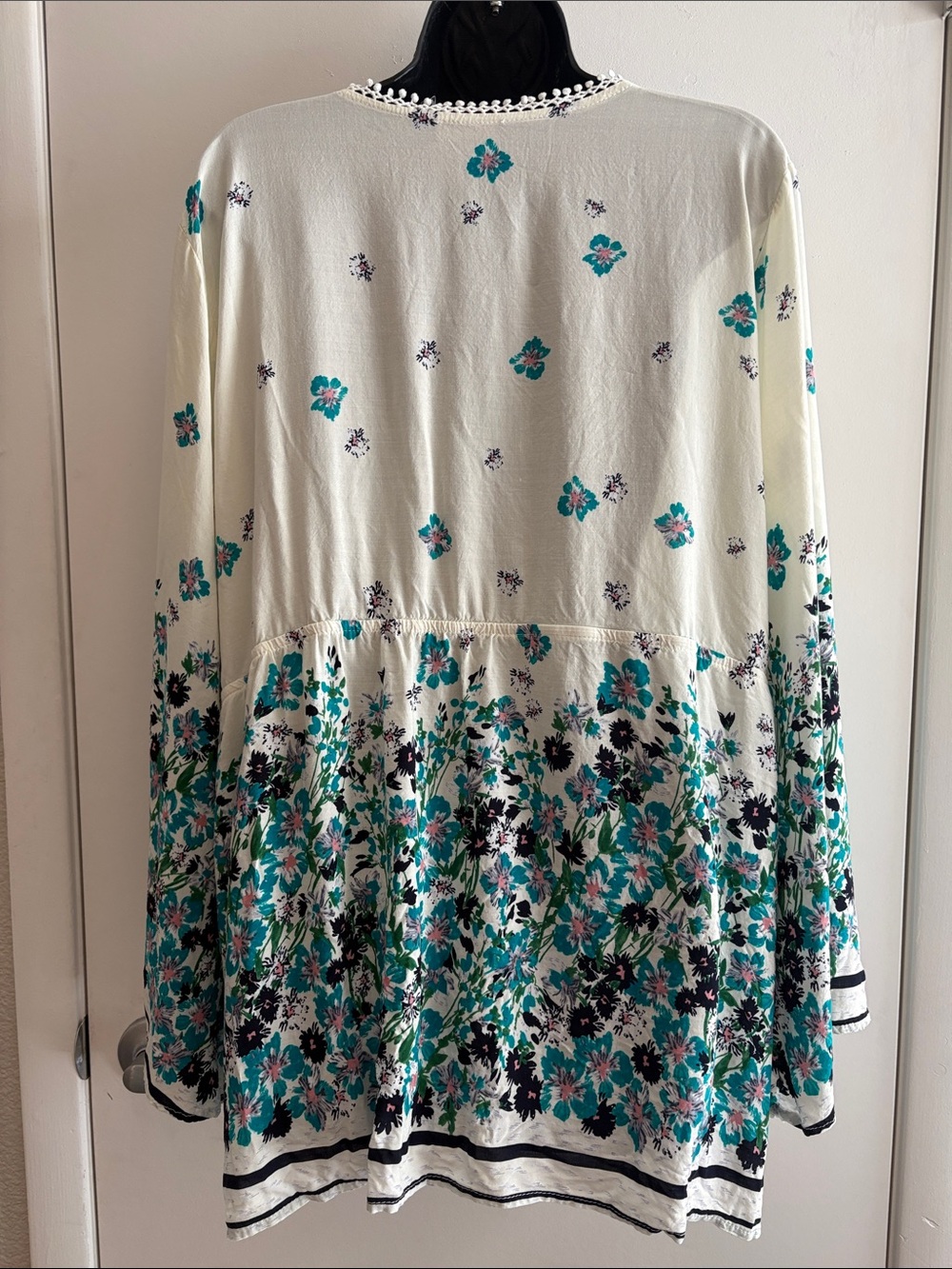 Suzanne Betro Cotton BOHO Cream Tunic with Teal & Black Floral Border SZ 3X - Picture 2 of 5